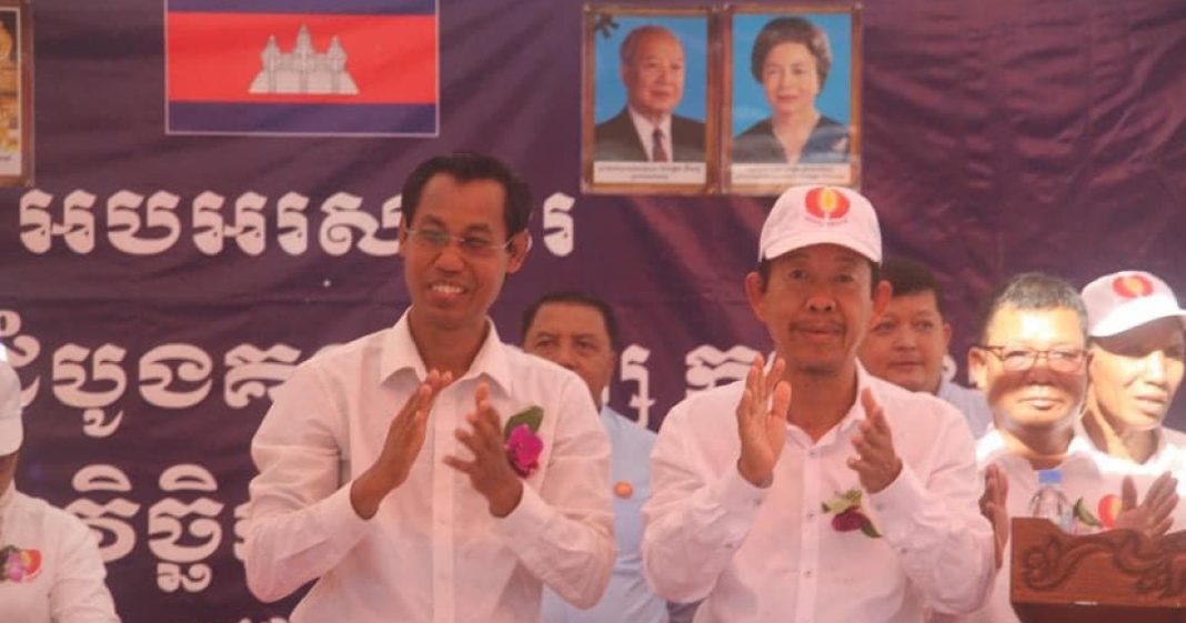 លោក ស៊ុន ចន្ធី ប្រធាន​គណបក្ស​កម្លាំង​ជាតិ និង​លោក រ៉ុង ឈុន ទីប្រឹក្សា​គណបក្ស​កម្លាំង​ជាតិ