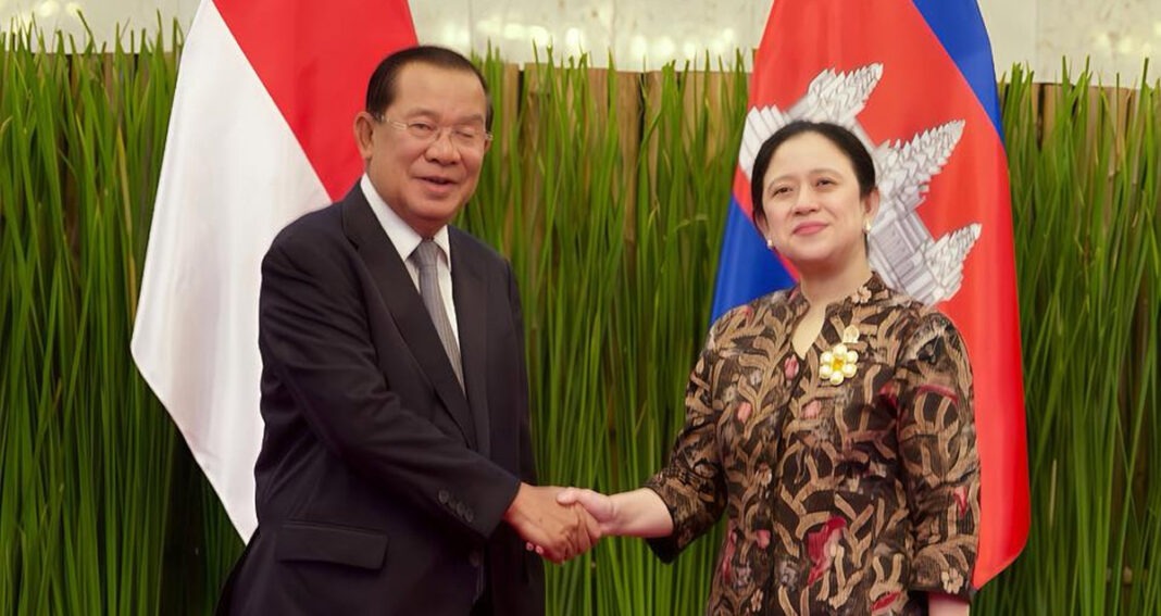 លោក ហ៊ុន សែន ប្រធាន​ព្រឹទ្ធសភា​កម្ពុជា ជួប​ជាមួយ​អ្នកស្រី ពួន មហារ៉ានី (Puan Maharani) ប្រធាន​រដ្ឋសភា​ប្រទេស​ឥណ្ឌូនេស៊ី កាលពី​ថ្ងៃទី​៧ ខែ​ឧសភា ឆ្នាំ​២០២៥។