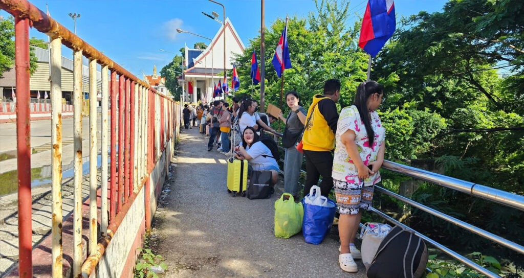 ទិដ្ឋភាព​នៅ​ច្រក​ទ្វារ​អន្តរជាតិ​ប៉ោយប៉ែត នៅ​ព្រឹក​ថ្ងៃទី​១១ ខែ​មិថុនា ឆ្នាំ​២០២៥។ (រូបភាព​ពី​ហ្វេសប៊ុក)