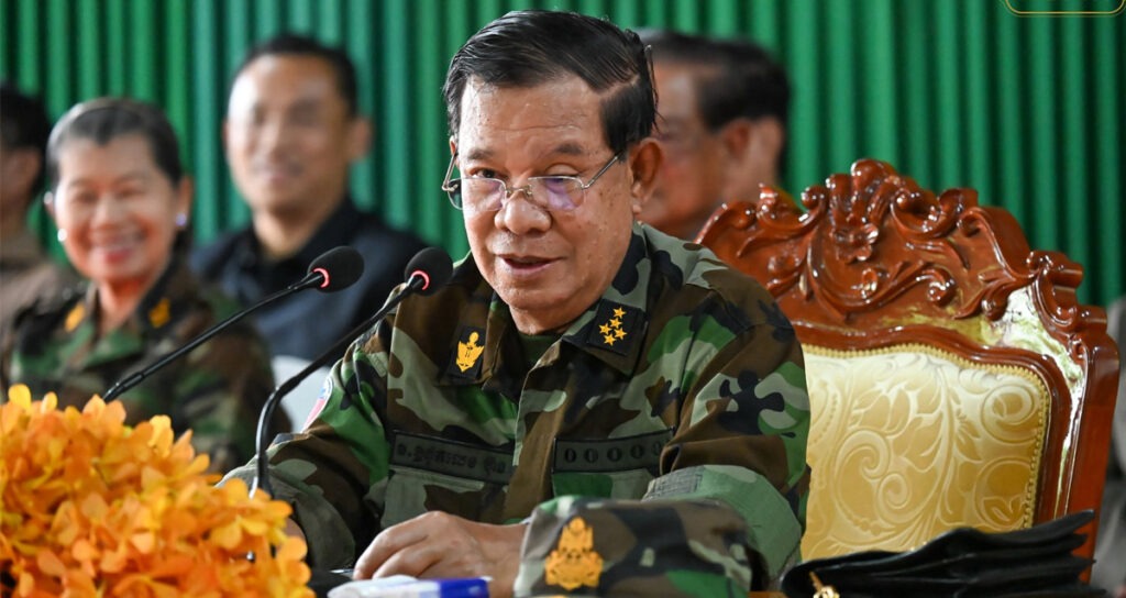 លោក ហ៊ុន សែន ប្រធាន​ព្រឹទ្ធសភា​កម្ពុជា ជួប​សំណេះសំណាល​ជាមួយ​សមាជិក​ក្រុមប្រឹក្សា​ឃុំ-សង្កាត់ ស្រុក-ក្រុង ខេត្ត​ឧត្ដរមានជ័យ នៅ​ព្រឹក​ថ្ងៃ​ព្រហស្បតិ៍ ទី​២៦ ខែ​មិថុនា ឆ្នាំ​២០២៥។