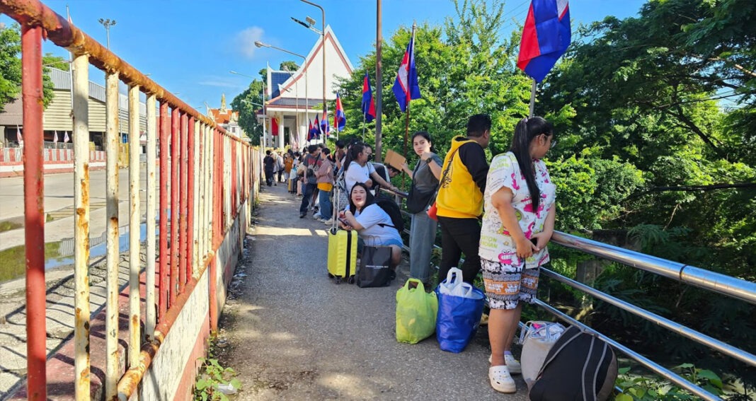 ទិដ្ឋភាព​នៅ​ច្រក​ទ្វារ​អន្តរជាតិ​ប៉ោយប៉ែត នៅ​ព្រឹក​ថ្ងៃទី​១១ ខែ​មិថុនា ឆ្នាំ​២០២៥។ (រូបភាព​ពី​ហ្វេសប៊ុក)