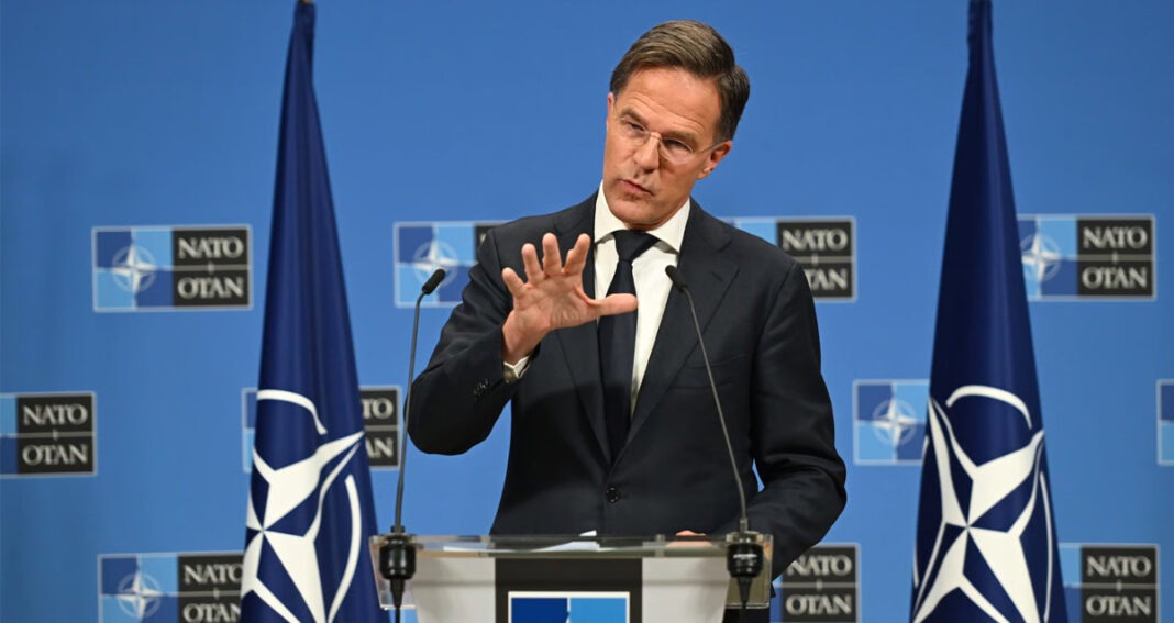 លោក Mark Rutte អគ្គលេខាធិការ​អង្គការ​យោធា​ណាតូ (NATO) ថ្លែង​ក្នុង​សន្និសីទ​សារព័តមាន​នៅ​ឯ​ទីស្នាក់ការ​អង្គការ​ណាតូ នៅ​ទីក្រុង​ប្រ៊ុចសែល ប្រទេស​បែលហ្ស៊ិក កាលពី​ថ្ងៃទី​០១ ខែ​តុលា ឆ្នាំ​២០២៤។ (AP Photo)