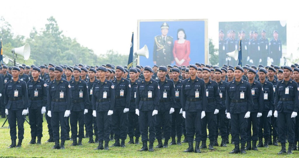 ពិធី​សម្ពោធ​ដាក់​ឱ្យ​ប្រើប្រាស់​ជា​ផ្លូវការ​មជ្ឈមណ្ឌល​ហ្វឹកហ្វឺន​កងរាជអាវុធហត្ថ​ភ្នំ​ជុំសែនរីករាយ និង​ខួប​លើក​ទី​៣២ ទិវា​កងរាជអាវុធហត្ថ (១៤ កក្កដា ១៩៩៣ - ១៤ កក្កដា ២០២៥) ប្រព្រឹត្ត​នៅ​ខេត្ត​កំពង់ឆ្នាំង កាលពី​ថ្ងៃទី​១៤ ខែ​កក្កដា ឆ្នាំ​២០២៥។