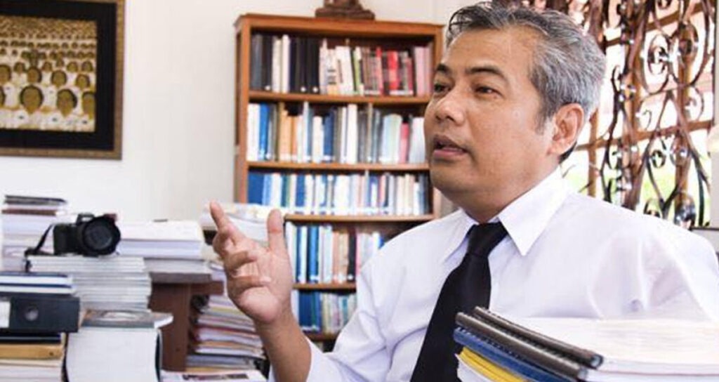 លោក ឆាំង យុ ប្រធានមជ្ឈមណ្ឌលឯកសារកម្ពុជា (DCCAM) និងជាអ្នកជំនាញច្បាប់ និងឧក្រិដ្ឋកម្មអន្តរជាតិ
