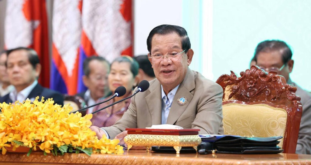 លោក ហ៊ុន សែន ថ្លែង​ក្នុង​ពិធី​បិទ​មហាសន្និបាត​វិសាមញ្ញ​តំណាង​សមាគម​អតីត​យុទ្ធជន​កម្ពុជា​ទូទាំង​ប្រទេស​នៅ​ថ្ងៃទី​២៩ ខែ​កញ្ញា ឆ្នាំ​២០២៥។