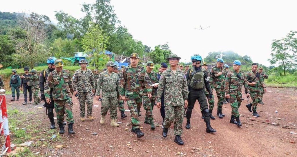 ក្រុម​អ្នក​សង្កេតការណ៍​អន្តរកាល (IOT) ប្រចាំ​ទីស្នាក់ការ​ទី​១ នៅ​ស្រុក​ជាំក្សាន្ត ខេត្ត​ព្រះវិហារ ដឹកនាំ​ដោយ​ឧត្តមសេនីយ៍ត្រី Dato’ Pahlawan Asri bin Shukor ចុះ​សង្កេតការណ៍ ផ្ទៀងផ្ទាត់ និង​រាយការណ៍​អំពី​ស្ថានភាព​នៅ​ច្រក​ព្រំដែន​អានសេះ ខេត្ត​ព្រះវិហារ នៅ​ថ្ងៃទី​១៣ ខែ​កញ្ញា ឆ្នាំ​២០២៥។
