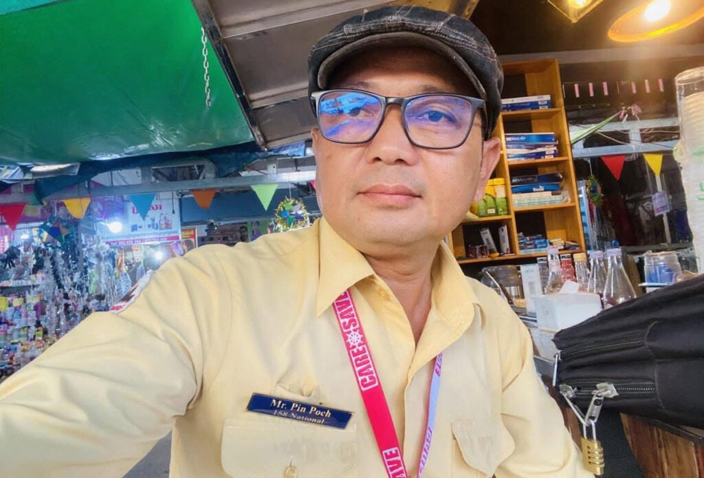 លោក ពិន ប៉ូច ជា​មគ្គទេសក៍​ទេសចរ​នៅ​ខេត្ត​សៀមរាប ដែល​ត្រូវ​បាន​ចាប់​ខ្លួន​ក្រោម​បទ «រួម​គំនិត​ក្បត់» នៅ​ថ្ងៃទី​១៤ ខែ​តុលា ឆ្នាំ​២០២៥។