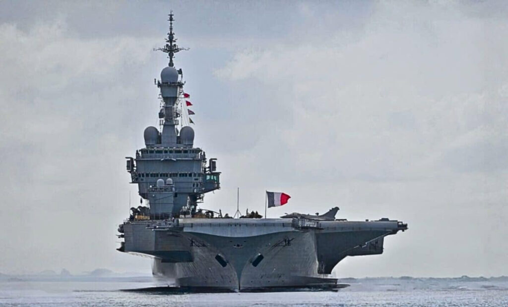 នាវា​ផ្ទុក​យន្តហោះ Charles de Gaulle របស់​ប្រទេស​បារាំង
